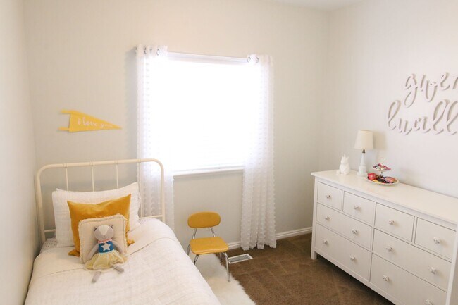 Building Photo - Lovely Home For Rent In Lehi, UT
