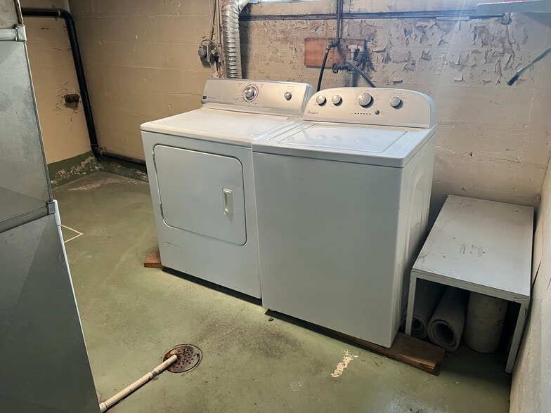 Laundry in Basement - 257 N 500 E