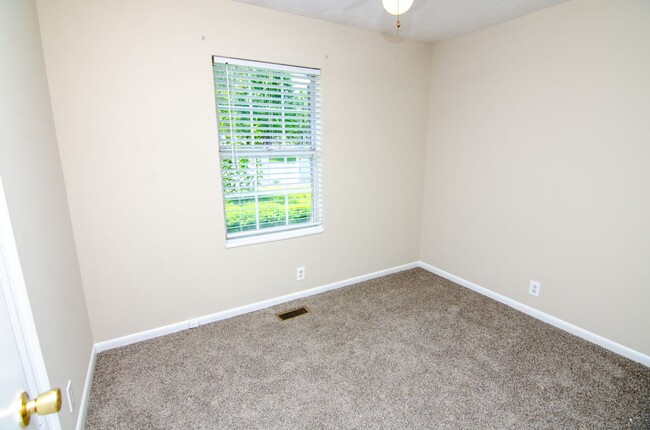 Building Photo - 12th South Home!