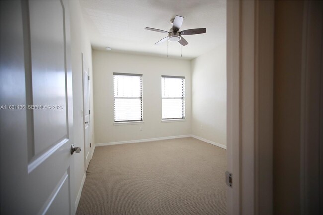 Building Photo - 8293 Cadre Noir Rd