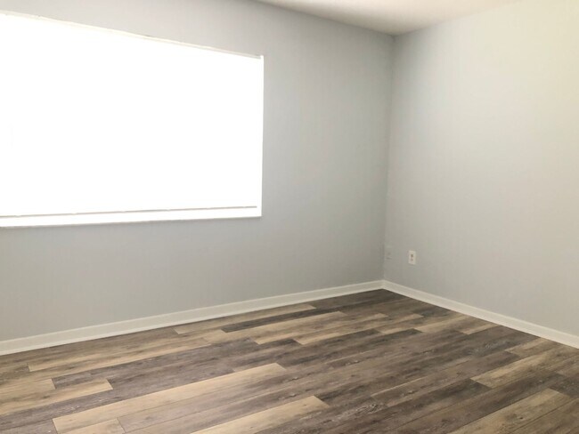 Building Photo - 10602 Allisheim Ave