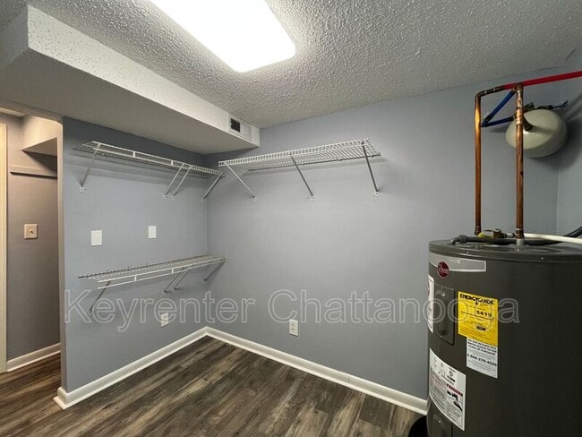 Building Photo - 7714 Basswood Dr