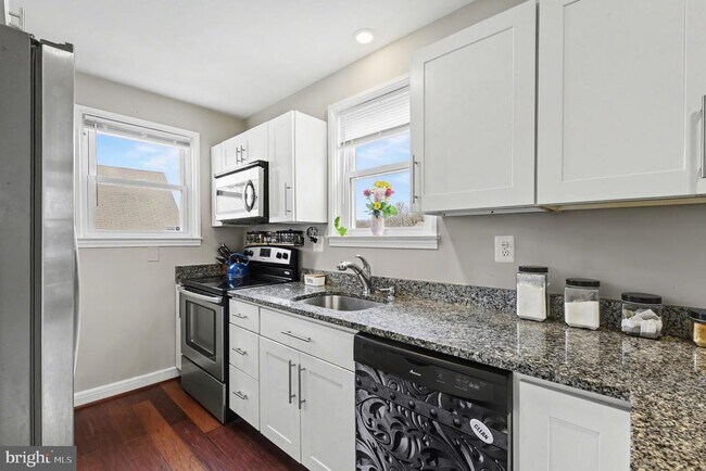 Building Photo - 2507 Glencoe Rd