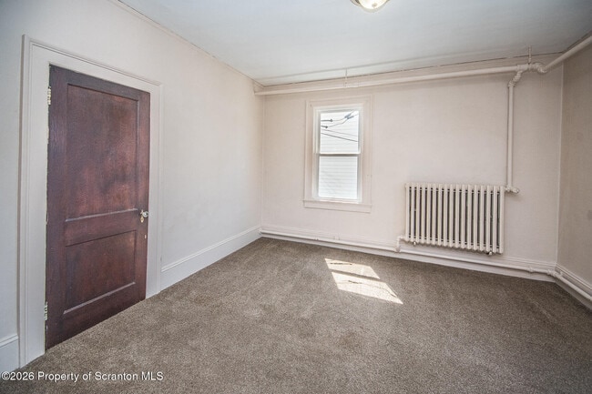 Building Photo - 1827-1829 Main St