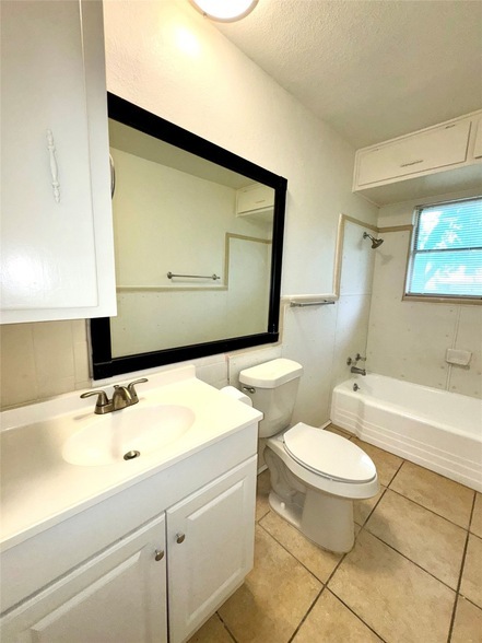 Building Photo - 7505 Deaver Dr