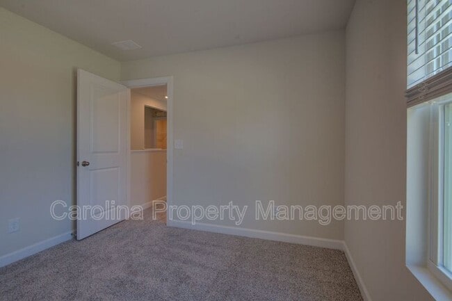 Building Photo - 105 Johns Cardinal Dr