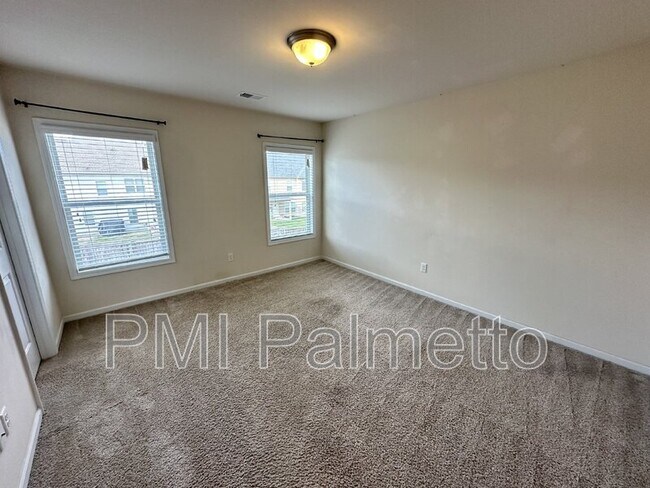 Building Photo - 933 Centennial Dr