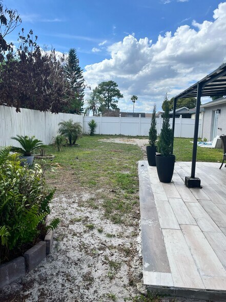 Building Photo - 111 Rosewood Ct