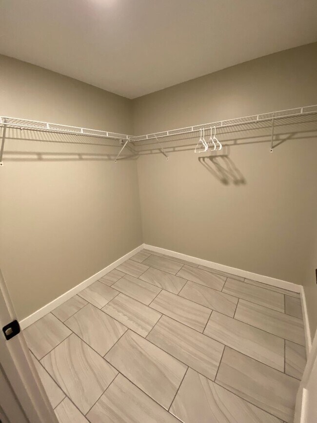 Building Photo - Corporate Housing