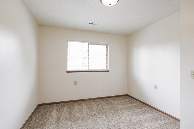 Building Photo - 3421 Portia St