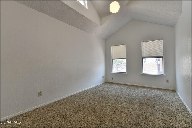 Building Photo - 695 Bluff Canyon Cir