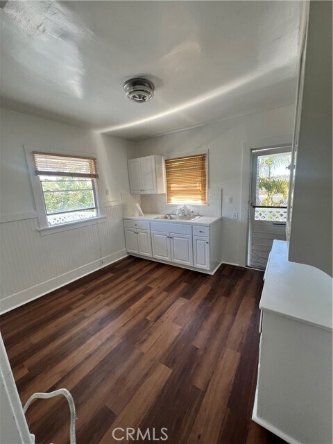 Building Photo - 425 S Cabrillo Ave