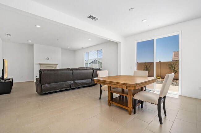 Building Photo - 36712 Summer Dain Ln