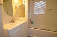 Building Photo - ME ME