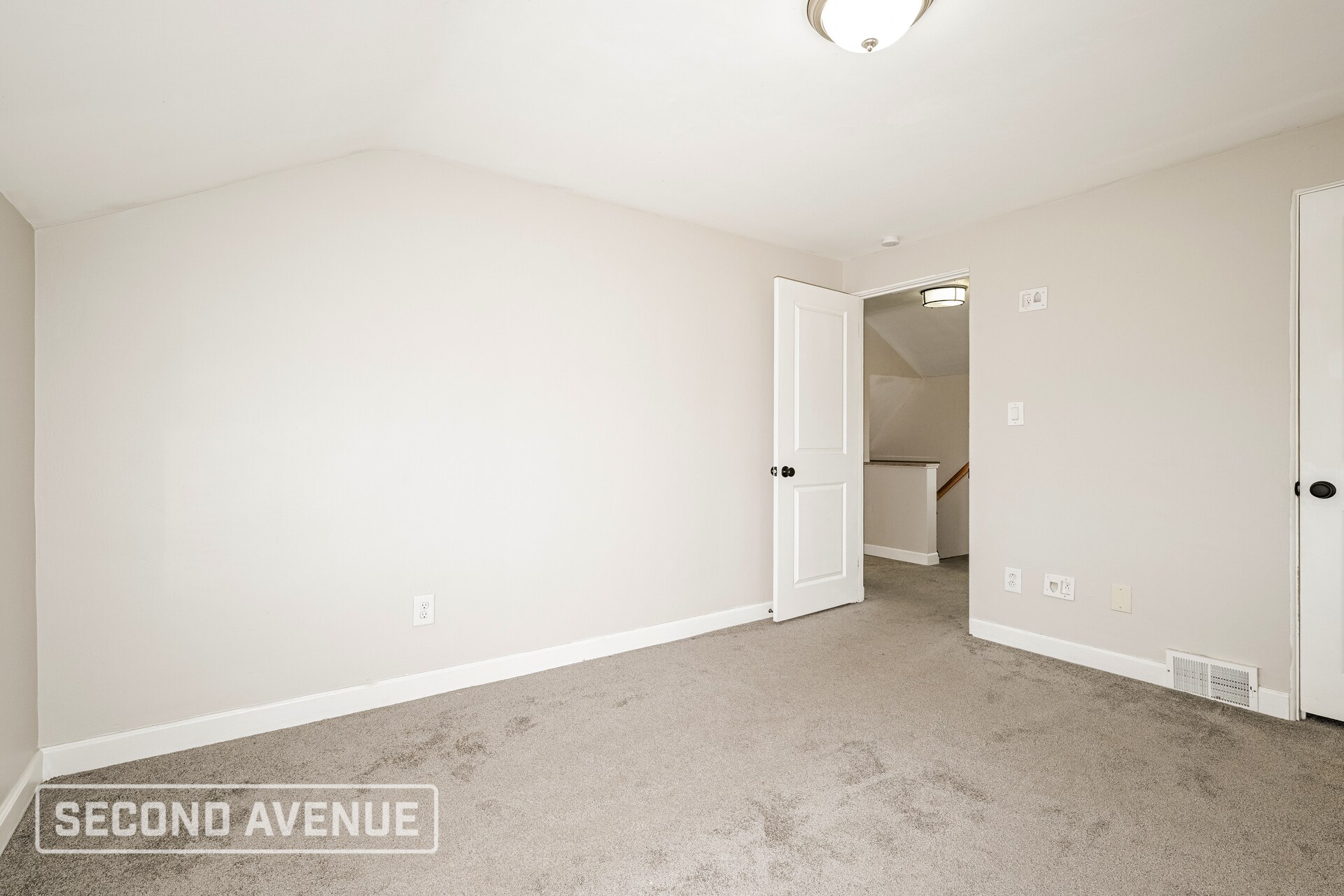 Building Photo - 1254 Edgewood Dr