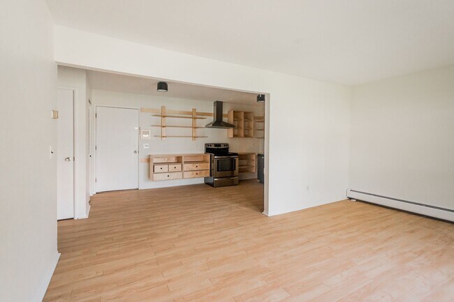 Building Photo - Updated One-Bedroom in Cherboneau North | ...