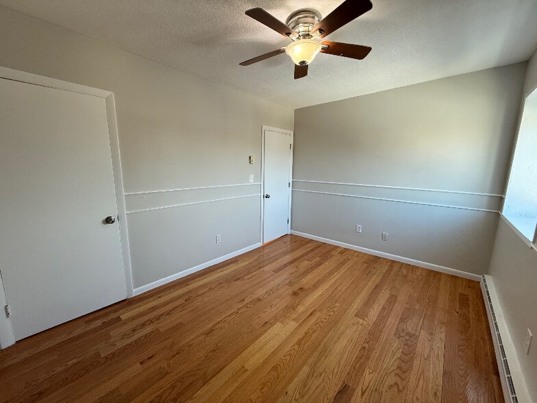 Building Photo - 44 Maple St