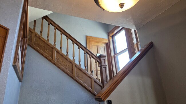 Building Photo - Updated Historic Gem in Prime Appleton Location