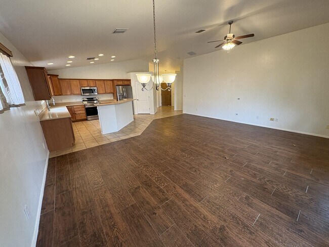 Building Photo - Vail School District Beauty