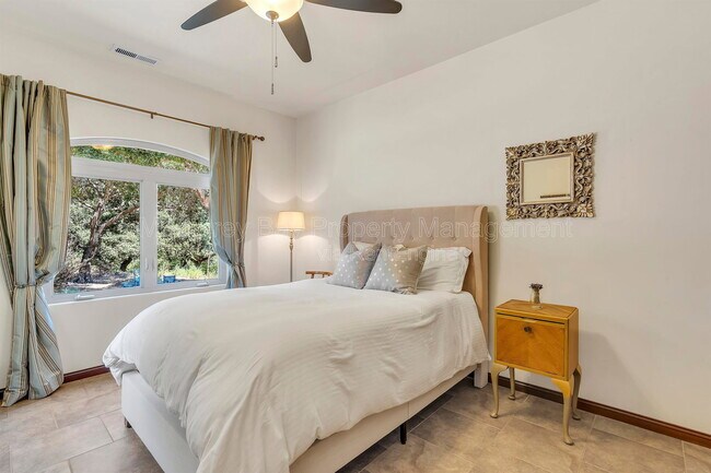Building Photo - 287 Laureles Grade