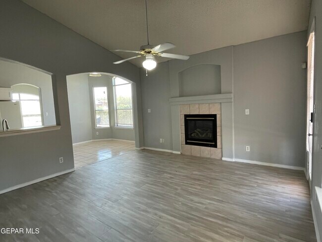Building Photo - 3701 Trina Pl