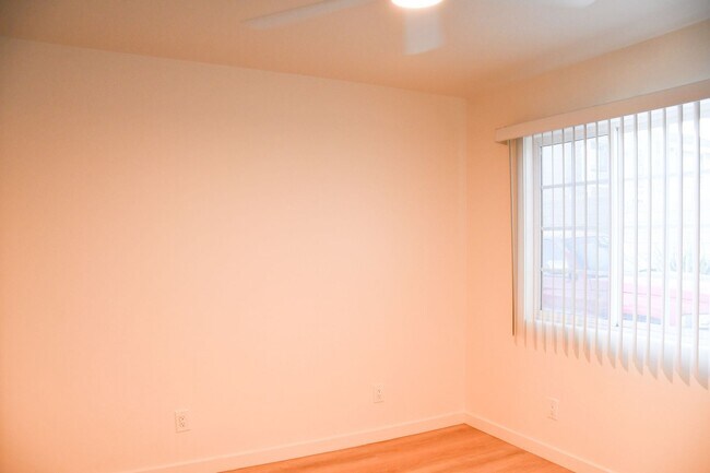 Building Photo - Parker (388) North