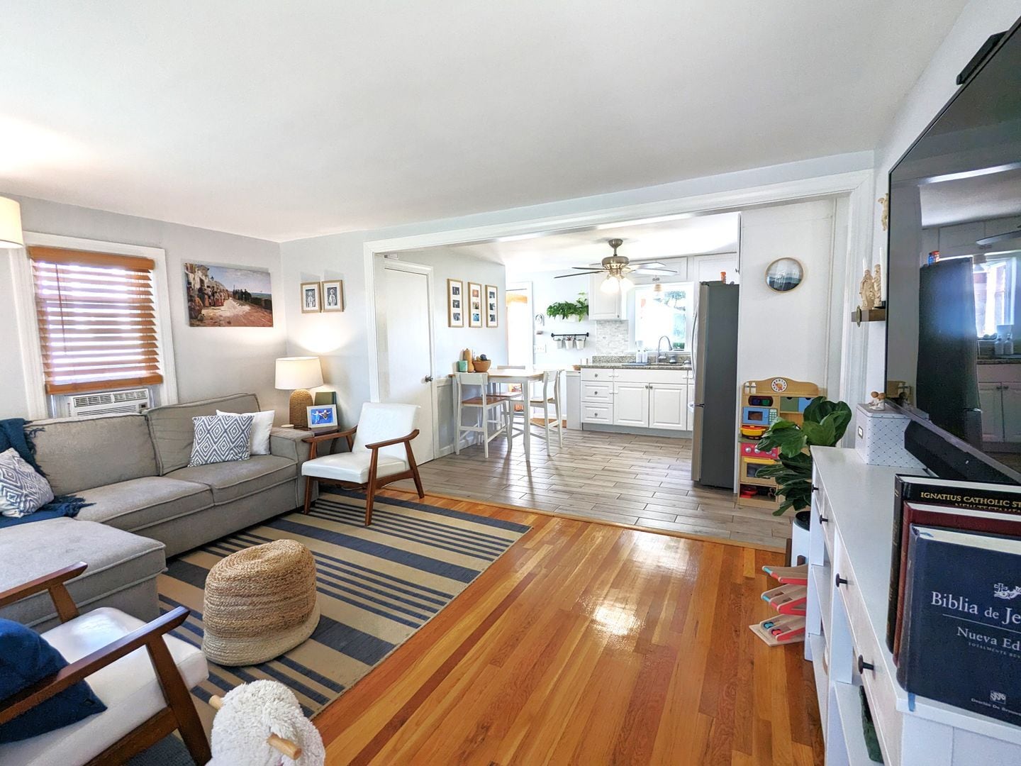 Building Photo - 37 Chandler Ave