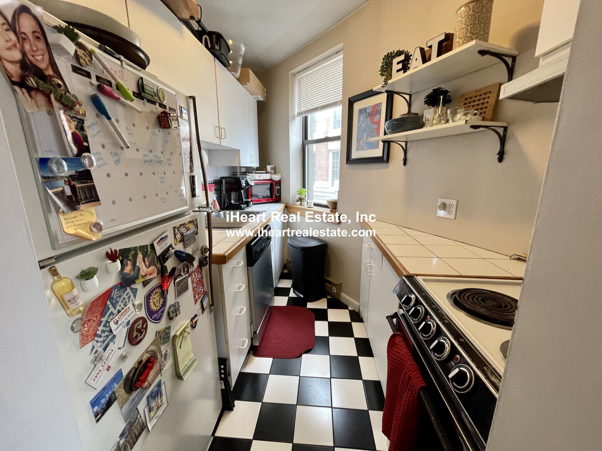 Building Photo - 13 Thacher St