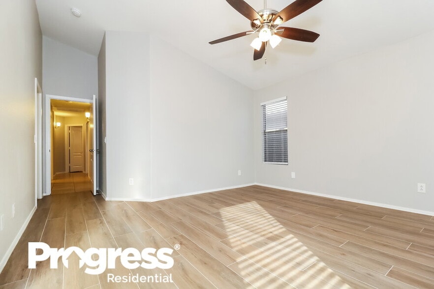 Building Photo - 15415 W Lea Ln