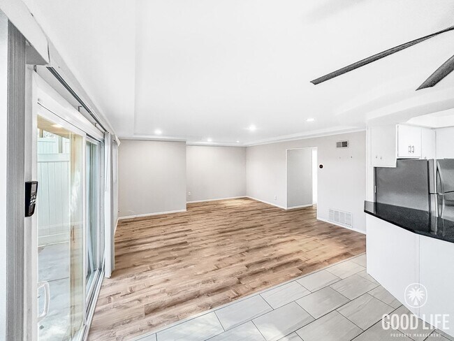 Building Photo - Stunning 2BD/2BA W/ Updated Kitchen, A/C, and Reserved Parking in La Mesa!