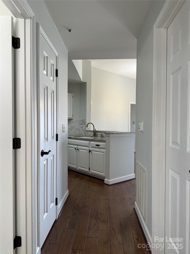 Building Photo - 1133 Torrence Cir