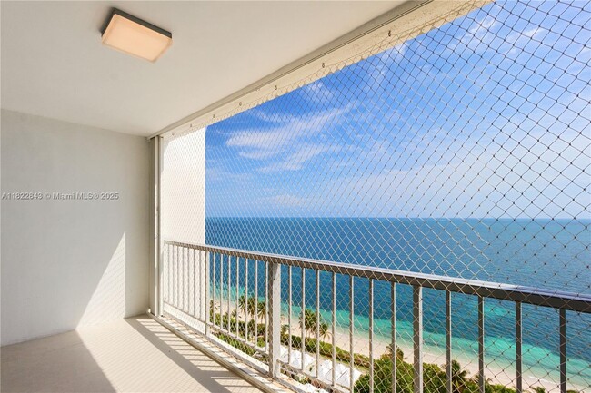 Building Photo - 881 Ocean Dr