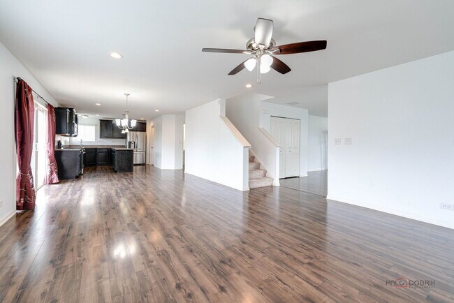 Building Photo - 202 Minuet Cir