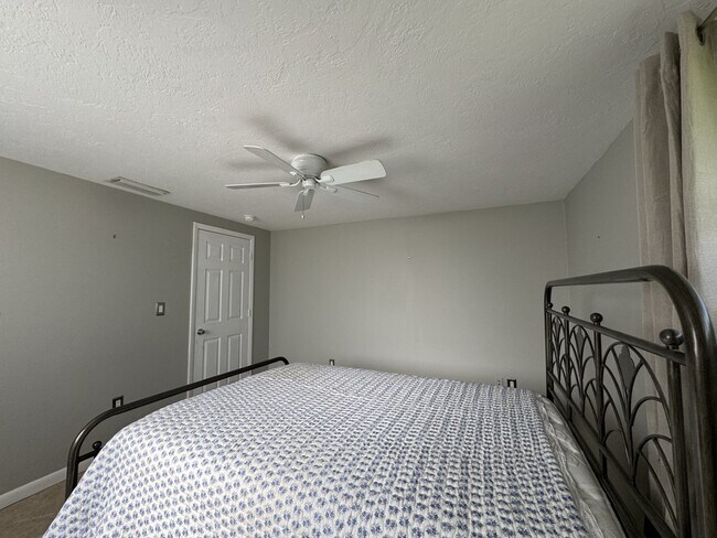 Building Photo - 927 Lemon Bay Dr