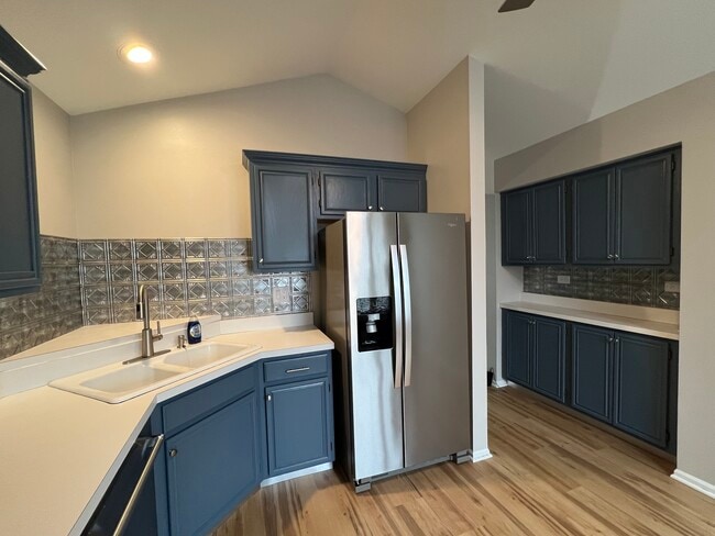 Building Photo - 401 Cromwell Cir