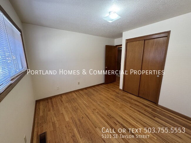 Building Photo - 5101 SE Taylor St