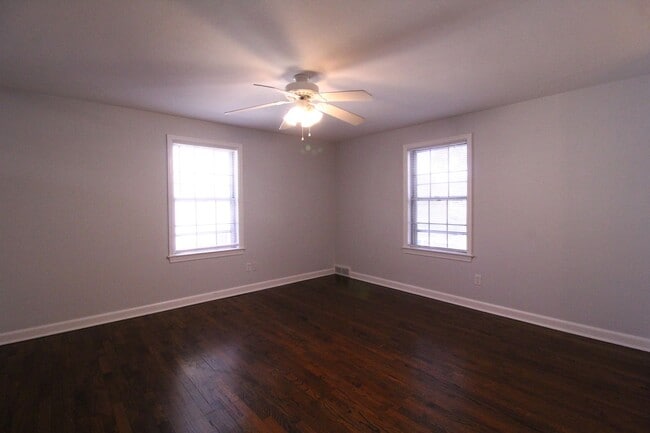 Building Photo - December FREE On This 2 Bedroom 2 Bath