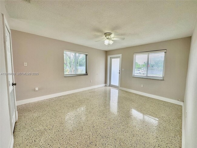 Building Photo - 10303 NW 35th Pl