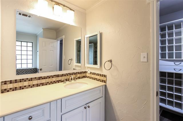 Building Photo - 9214 Chimneywood Dr