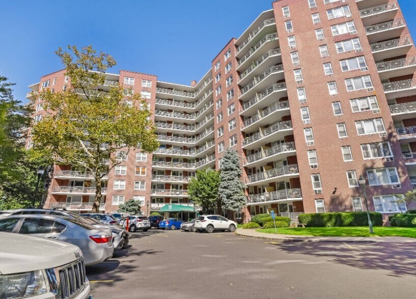 Building Photo - 91 Strawberry Hill Ave