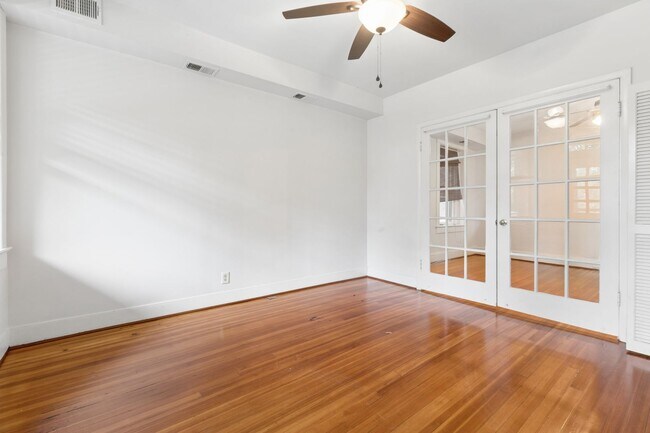 Building Photo - Beautiful Ghent Condo for Rent !