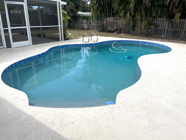 Building Photo - RARELY AVAILABLE!  3BED/2BATH POOL HOME FOR RENT-SARASOTA, FL $2995.00