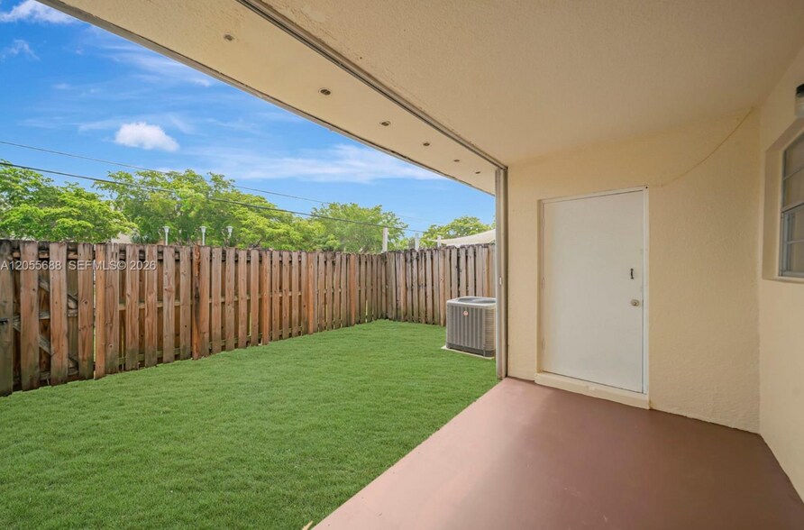 Building Photo - 8769 SW 137th Ave