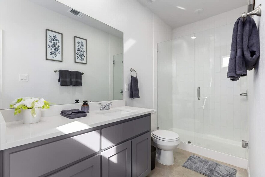 Building Photo - 101 S 50th St