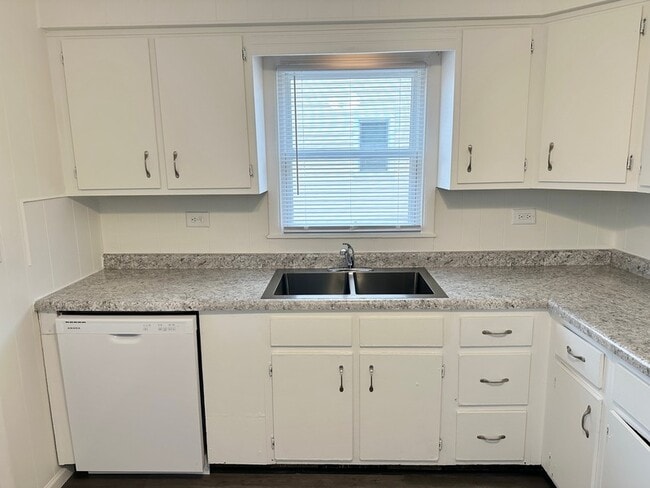 Building Photo - 858 Clay St