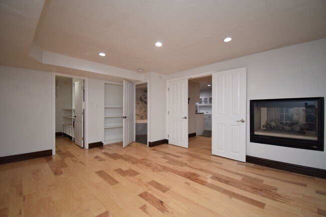 Building Photo - Bright & Updated 3 Bed Near Sugarhouse!!