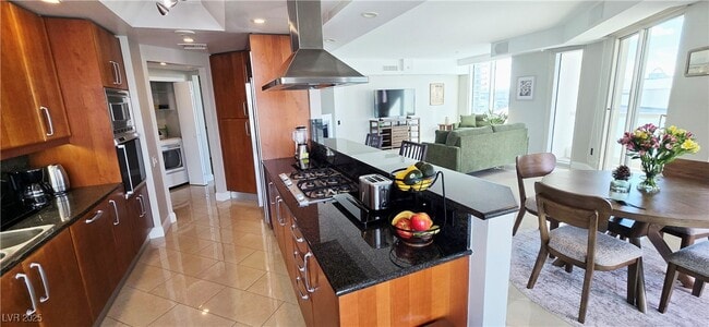 Building Photo - 2747 Paradise Rd