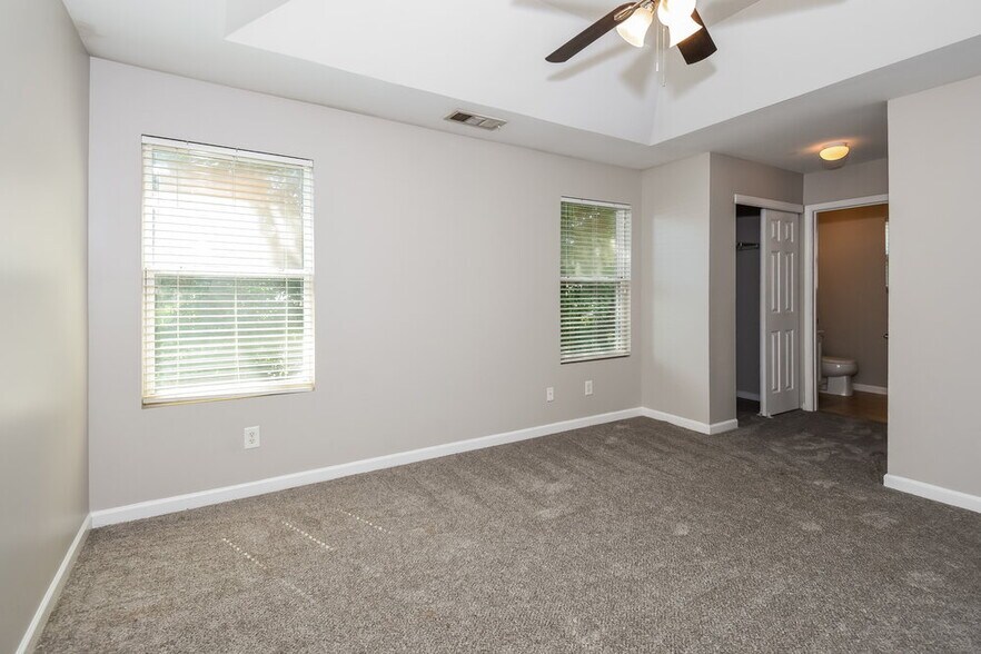 Building Photo - 307 Kaley Dr