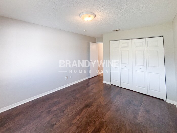Building Photo - 1721 Brandon Trace Ave