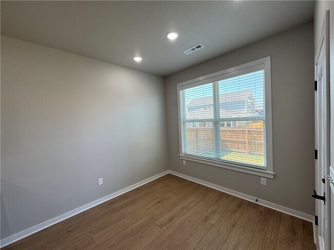 Building Photo - 5910 SW Desert Ave